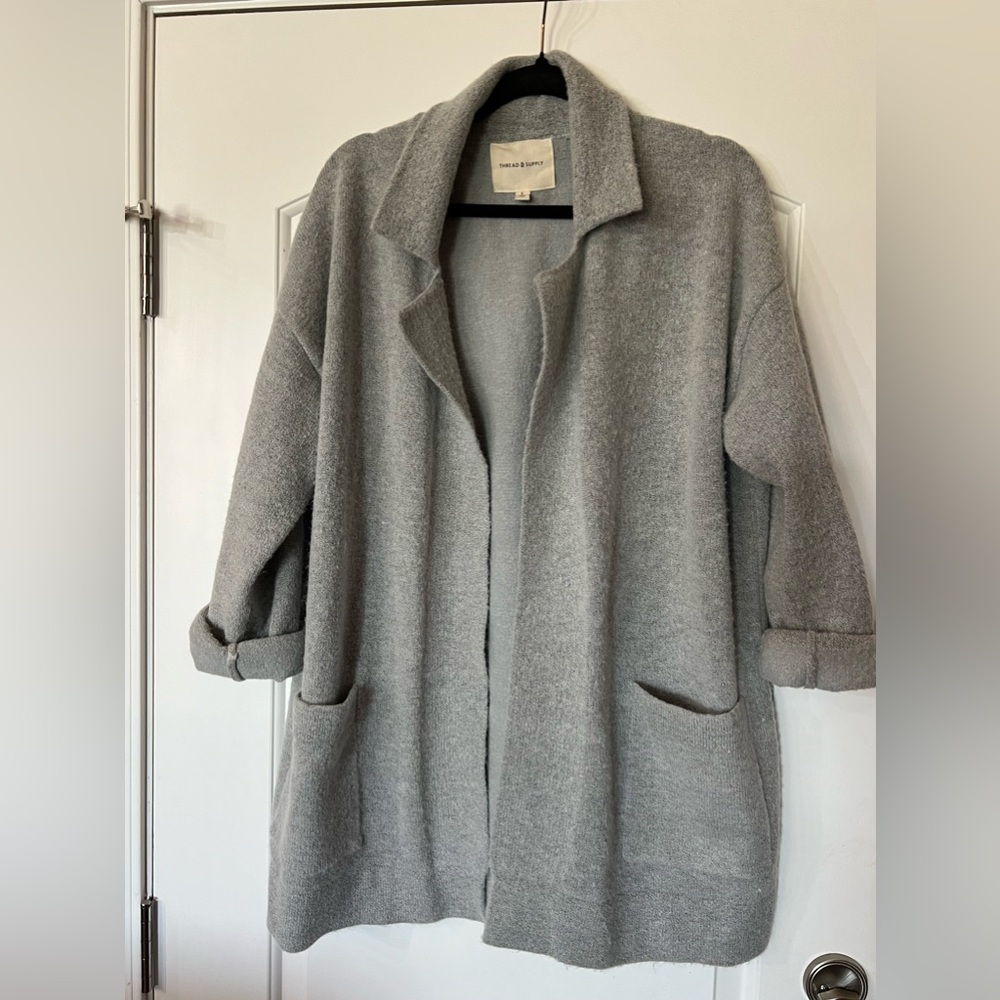 100. thread and supply Womens Sweater size LG Knit Gray EUC Open